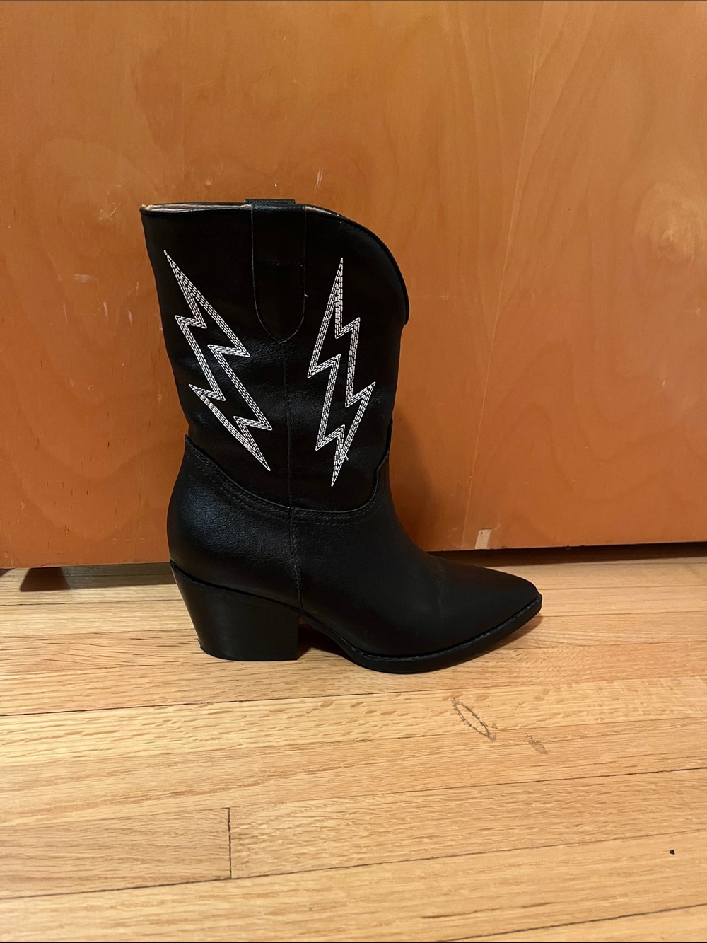 Women’s cowboy boots